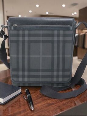 Unisex Authmetic Burberry Nova Check Leather Hanbag